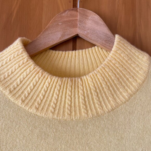 Pale Yellow Spring Sweater Medium - Picture 2 of 5